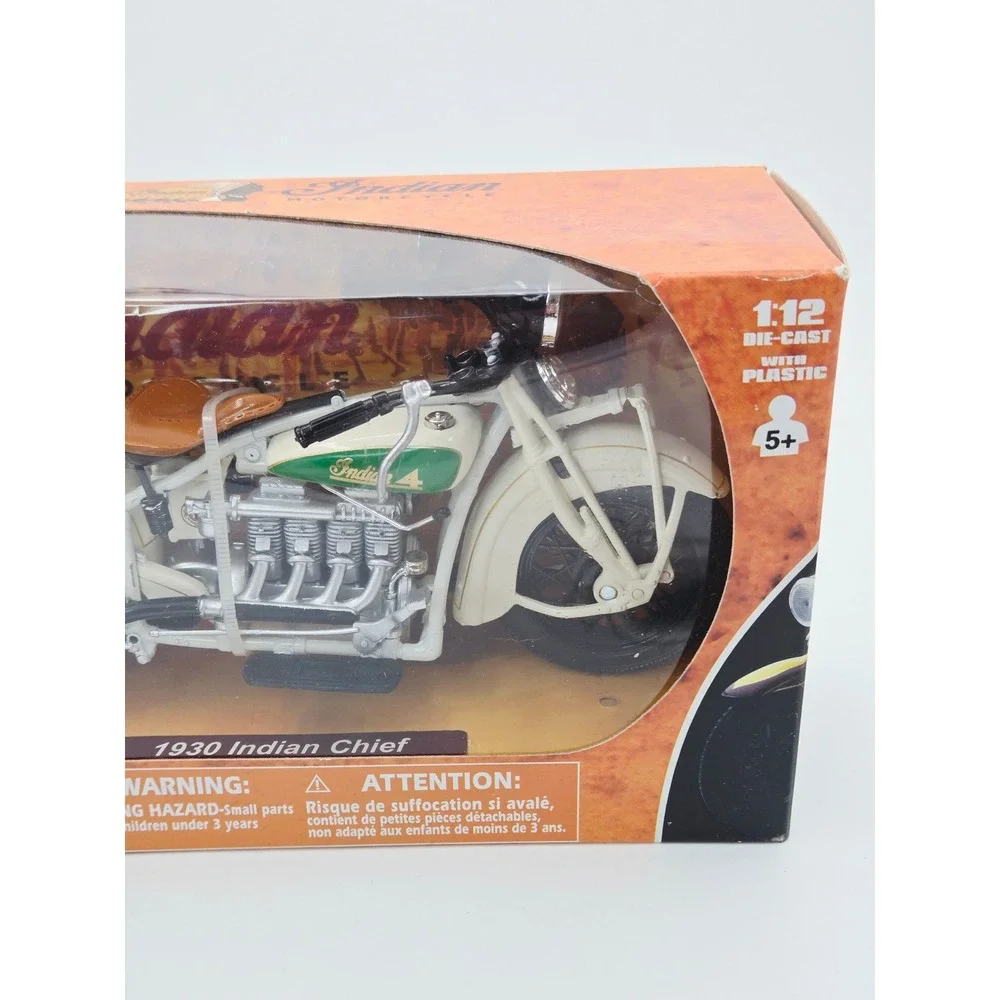 NewRay 1:12 Die-Cast 1930 Indian Chief Motorcycle Model Cream Green New in Box